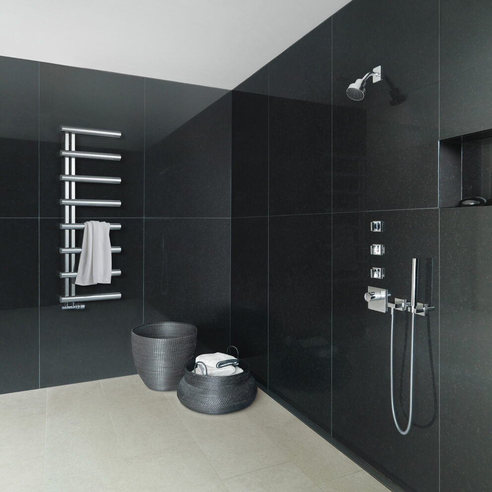 Zehnder_StudioCollection_RAD_Chime-HY-milieu-bathroom