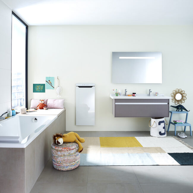 Zehnder_RAD_Zenia-EL_bathroom_family_totale_left_white